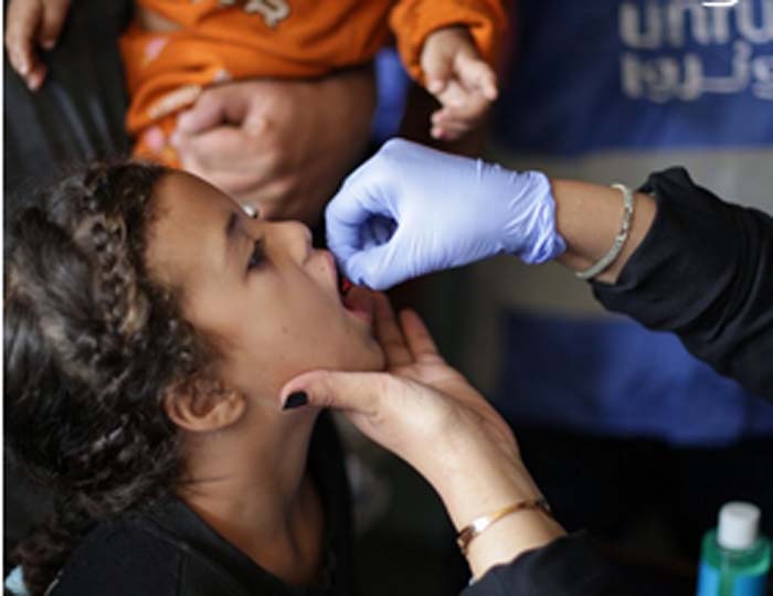 14 Oktober 2024 UNRWA Bersama dengan UNICEF dan WHO Mulai Berikan Vaksin kedua Polio di Jalur Gaza