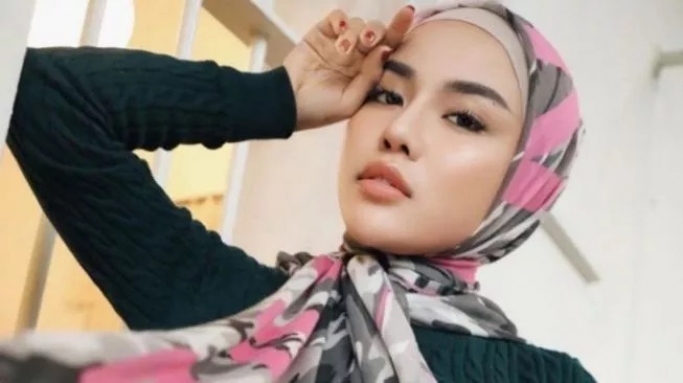 Duit Tinggal Rp 300 Ribu, Selebgram Medina Zein Belanja di Minimarket dan Rasakan Lagi Dinginnya AC