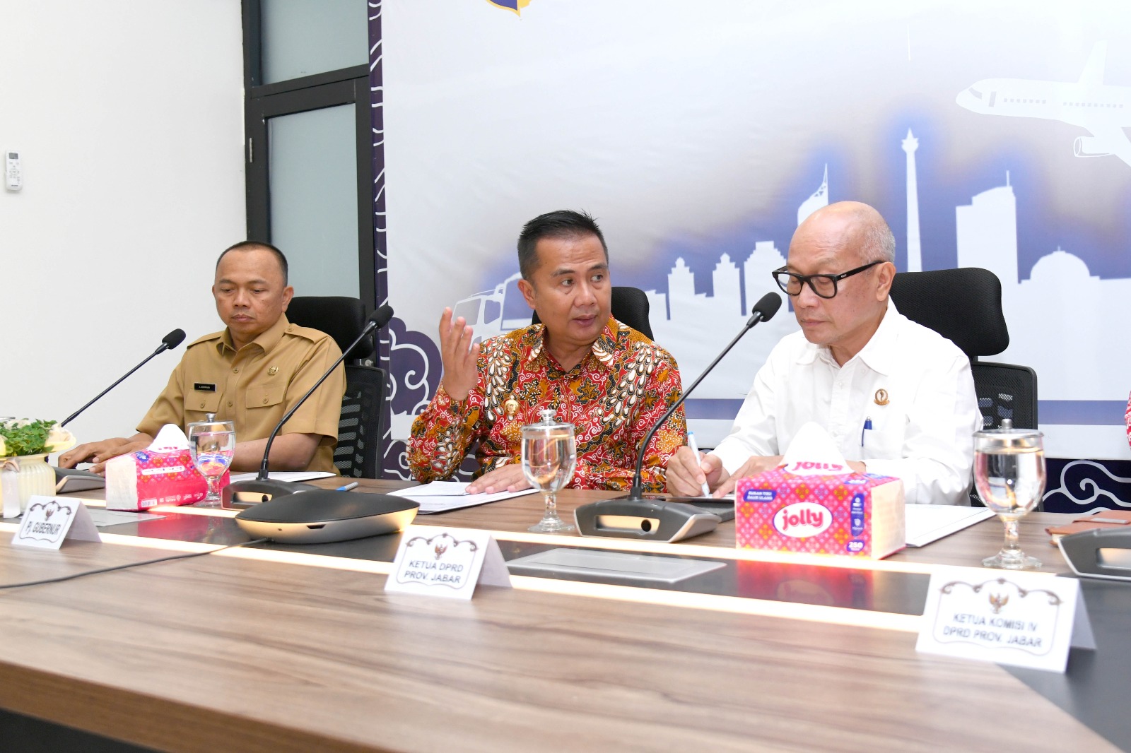 Proyek BRT Bandung Raya Segera Dibangun, Nasib Sopir Angkot dan Juru Parkir Harus Tetap Diperhatikan