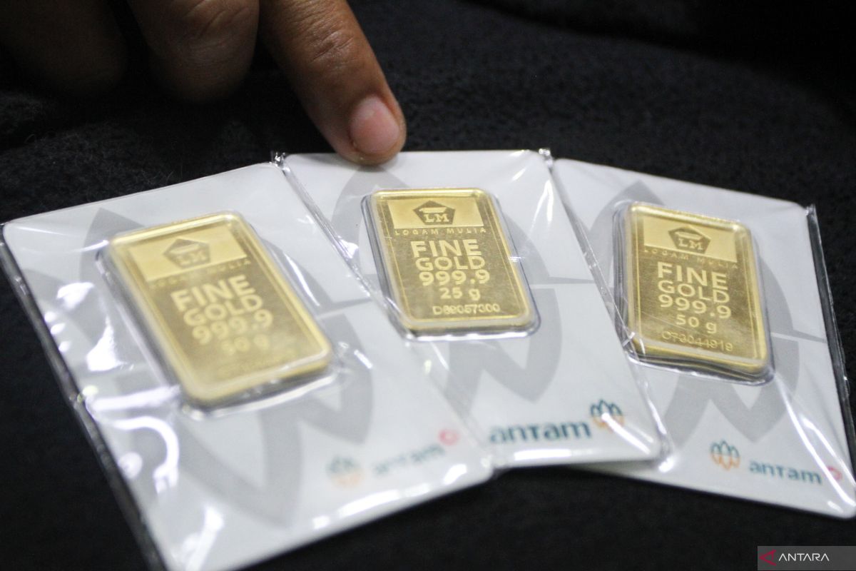 Harga Emas Antam Naik Signifikan, Tercatat Rp1.742.000 per Gram pada Jumat