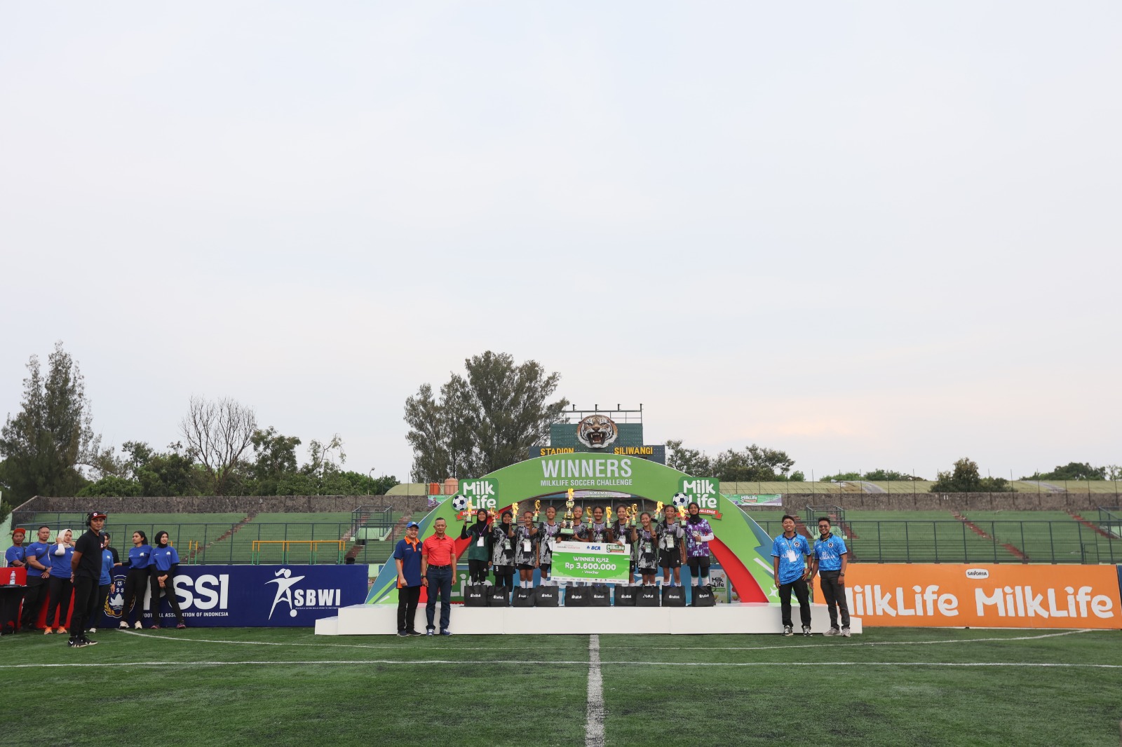 Debut Manis SDN 073 Pajagalan Rebut Juara KU 12 dan SDN 075 Jatayu A Raih Sukses di KU 10 pada Event Milklife Soccer Challenge – Bandung Series 2 2024