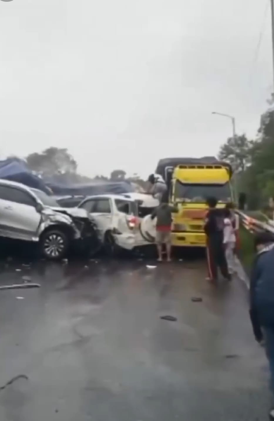 Innalillahi Wa Inna Ilaihi Rojiun, Ini Dugaan Penyebab Kecelakaan Beruntun di Tol Cipularang KM 92