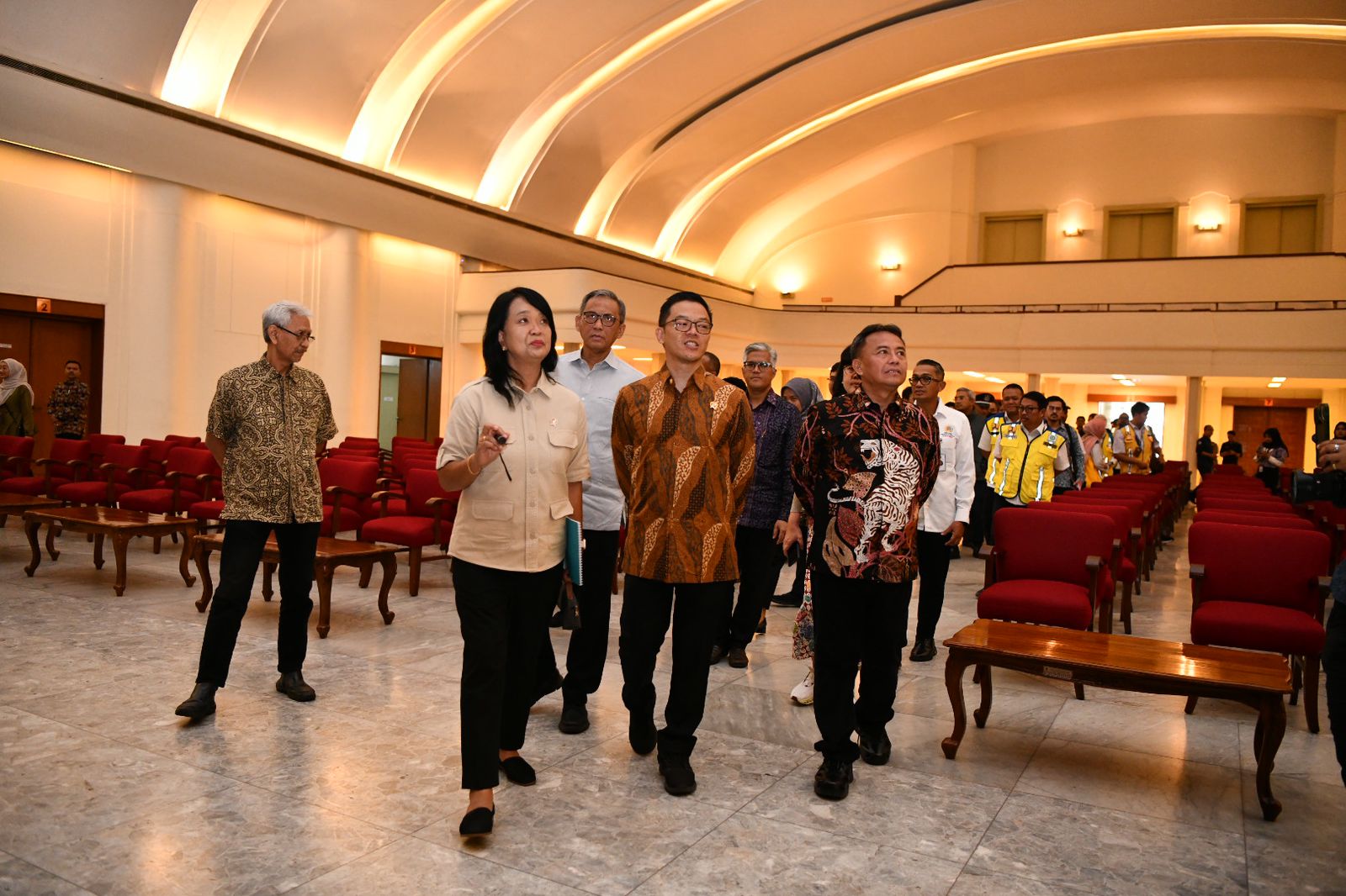 Kerusakan Cukup Masif, Menlu Sugiono Sebut Gedung Merdeka Perlu Perbaikan Menyeluruh