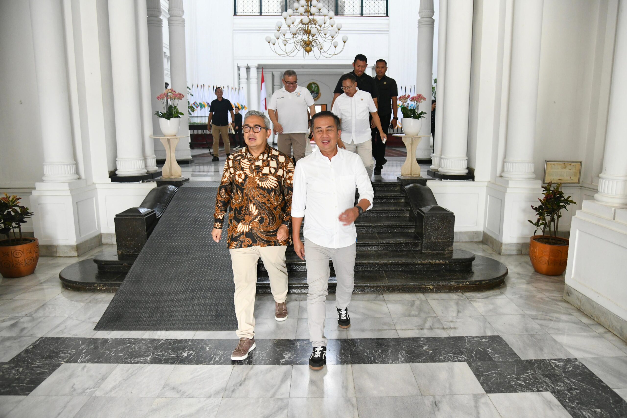 Farhan Ingin Bandara Husein Sastranegara Dibuka Lagi, Bey Machmudin Mau Lapor ke Kemenhub