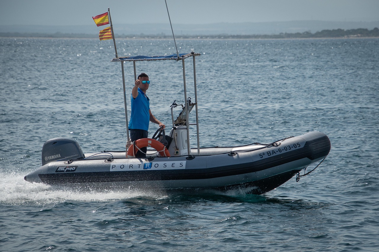 Speedboat RIB 04 Milik Basarnas Ternate Meledak, Tiga Tewas dan Satu Jurnalis Hilang