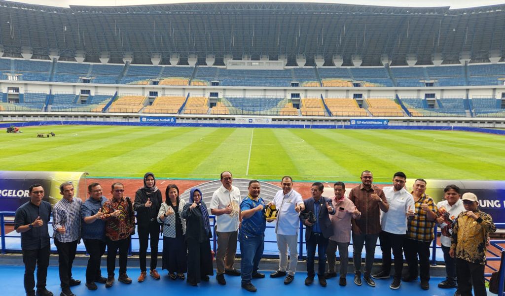 Komisi E DPRD Sumatera Utara Kunjungi Stadion Gelora Bandung Lautan Api untuk Pelajari Pengelolaan Stadion