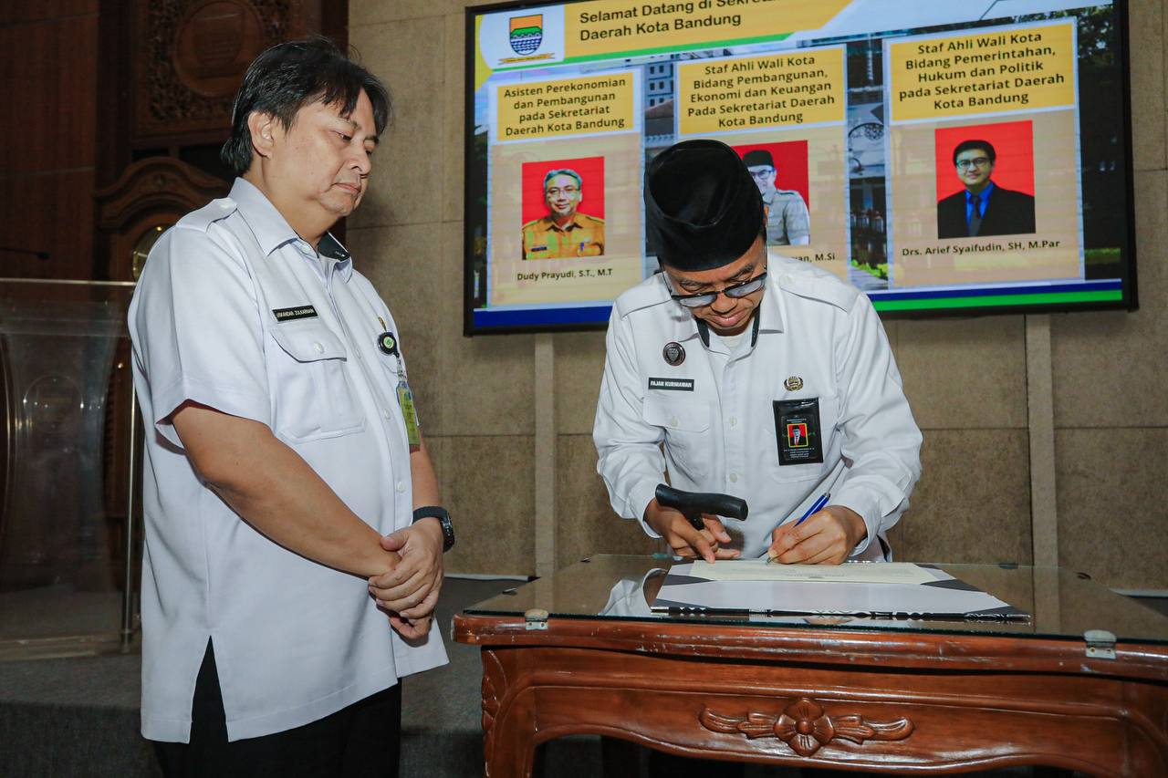 Sekda Kota Bandung: Rotasi-Mutasi ASN untuk Penyegaran dan Pelayanan Lebih Baik / DISKOMINFOKOTABANDUNG