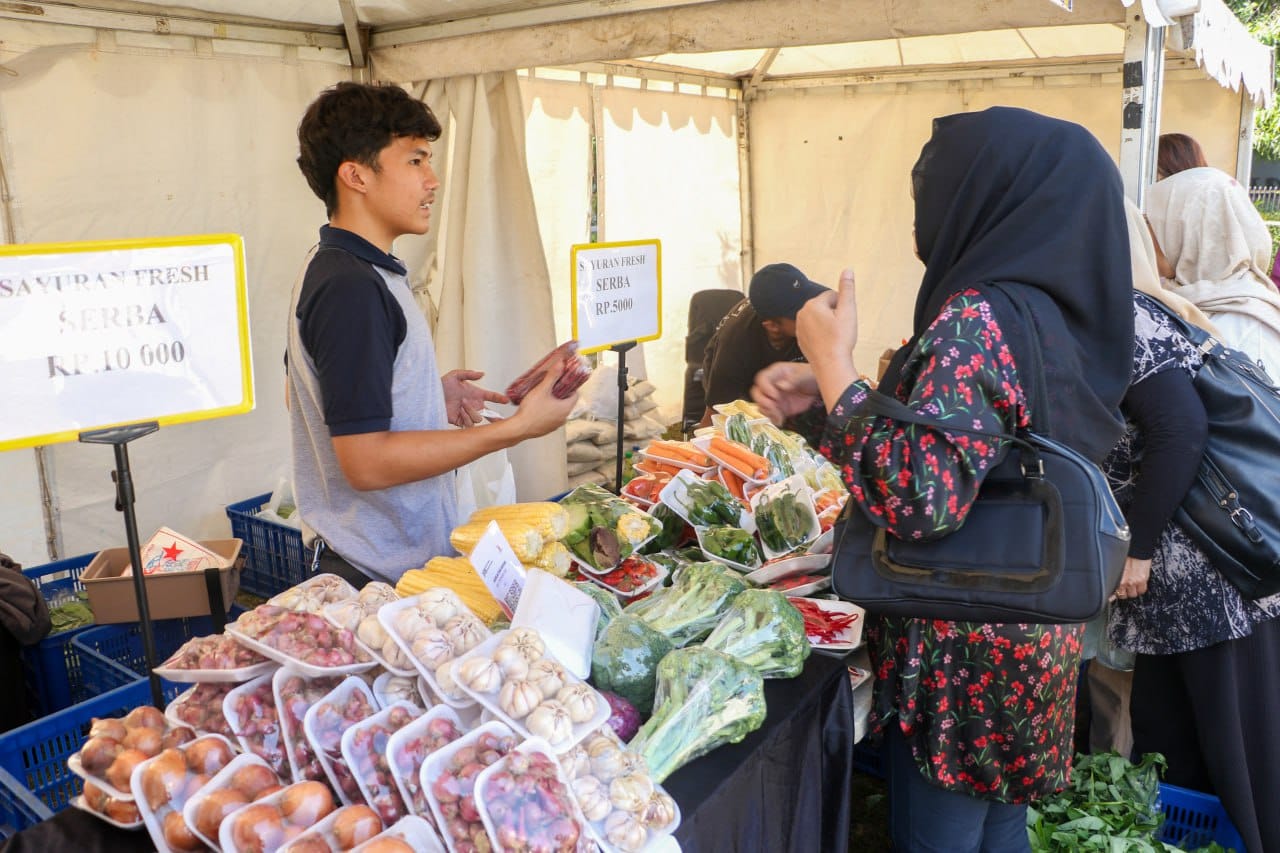 Gebyar UTAMA Permudah Warga Bandung Urus Pajak, Perizinan, dan Dapatkan Sembako Murah