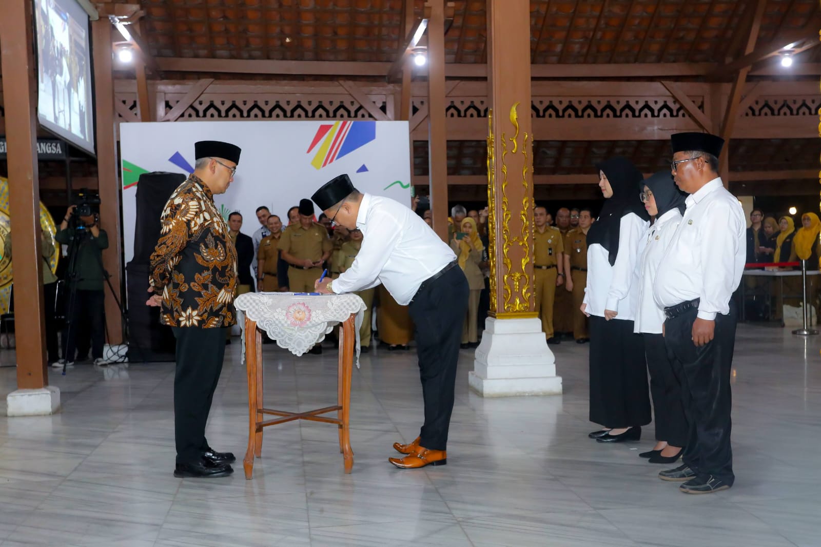 7.326 PPPK Paruh Waktu Tandatangani Perjanjian Kerja, Farhan: Langkah Strategis Optimalkan SDM