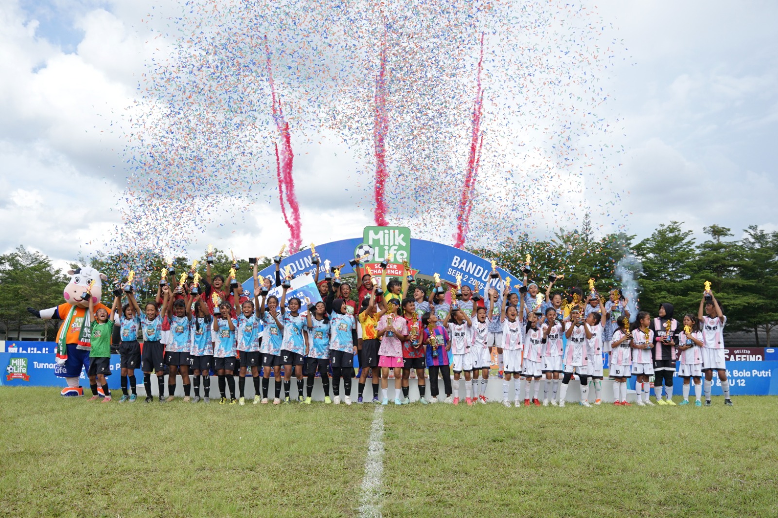 Lahirnya Juara Baru Mengakhiri Kesemarakan MilkLife Soccer Challenge Bandung Seri 2 2025/2026