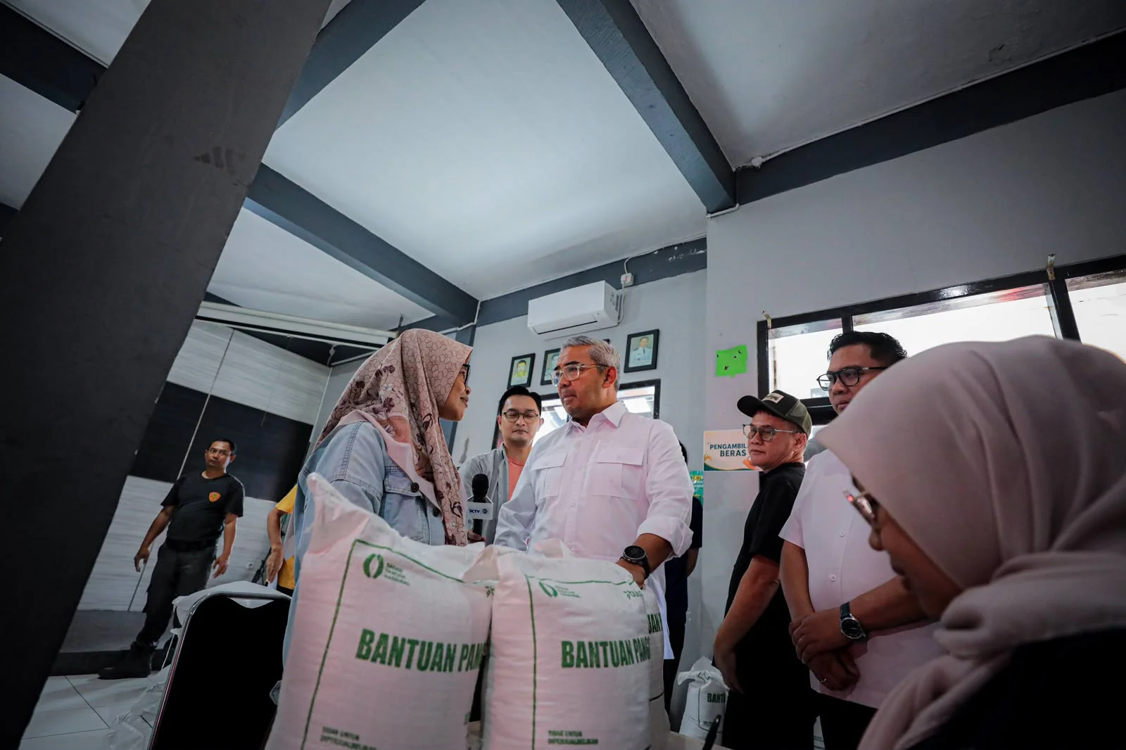 143 Ribu Warga Bandung Terima Bantuan Beras, Penyaluran Digelar Serentak di 30 Kecamatan